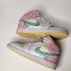 Jordan 1 Mid paint Drip shoes size 6
